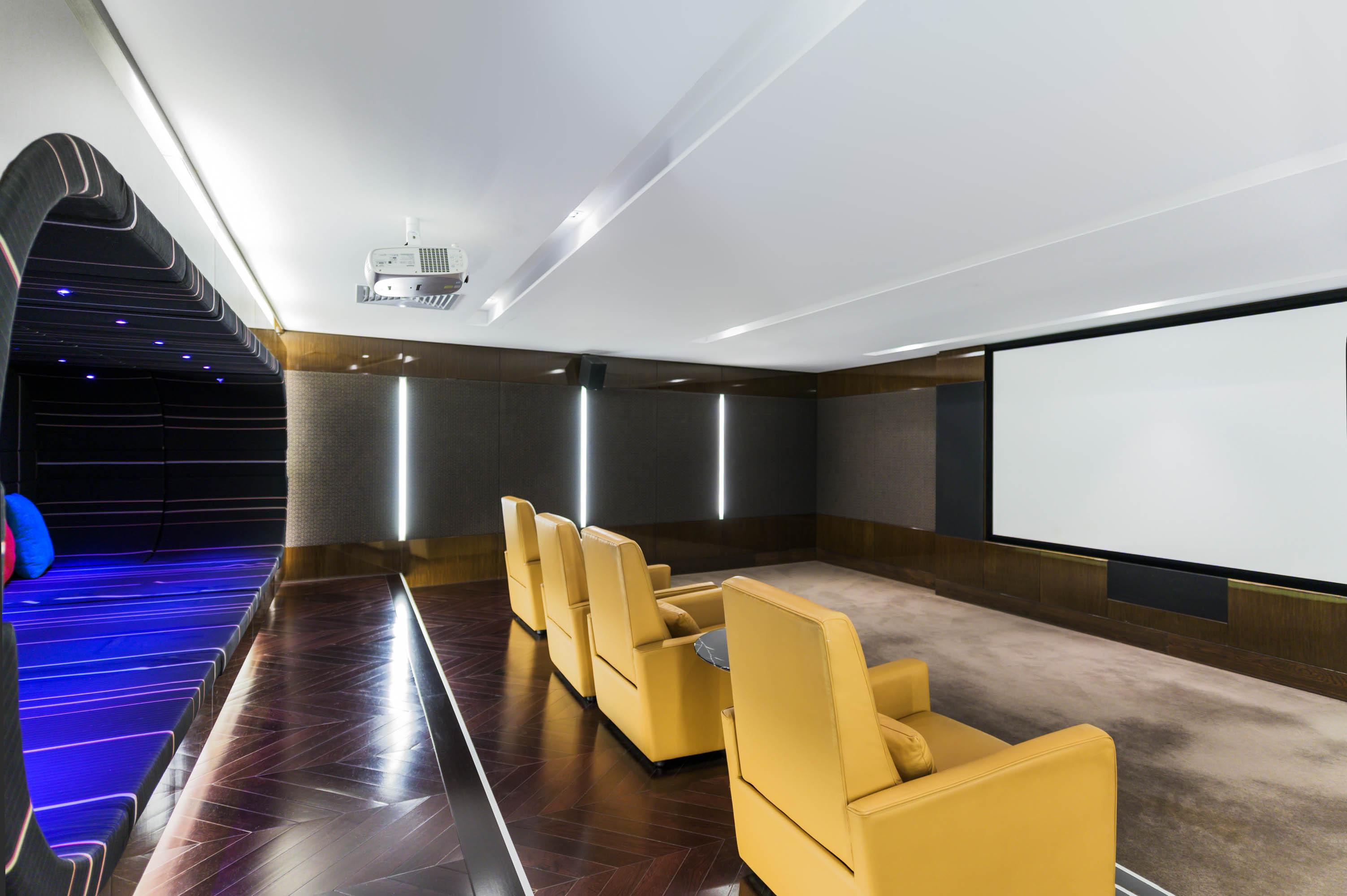 Peppers Broadbeach Голд-Кост Экстерьер фото The interior of the cinema