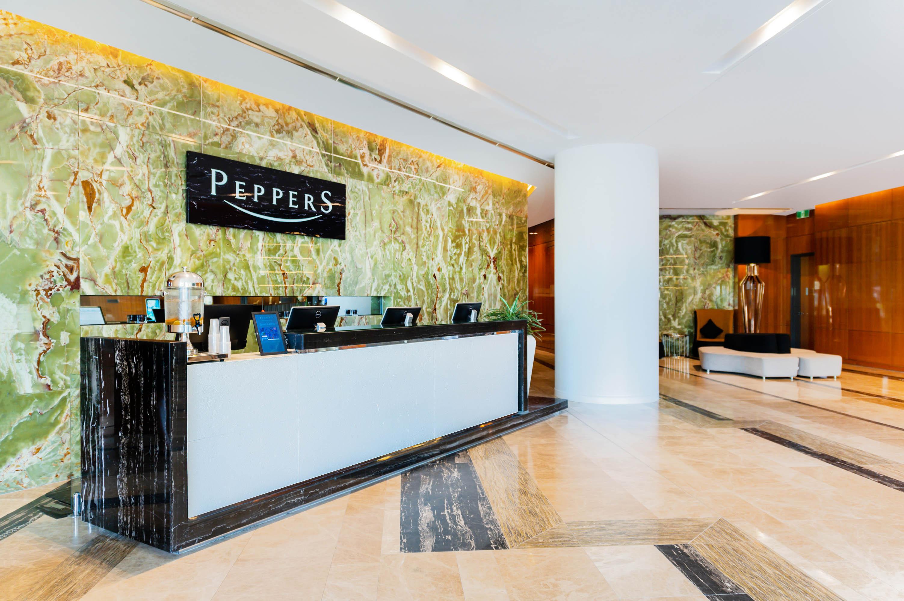 Peppers Broadbeach Голд-Кост Экстерьер фото Peppers Hotel, Perth