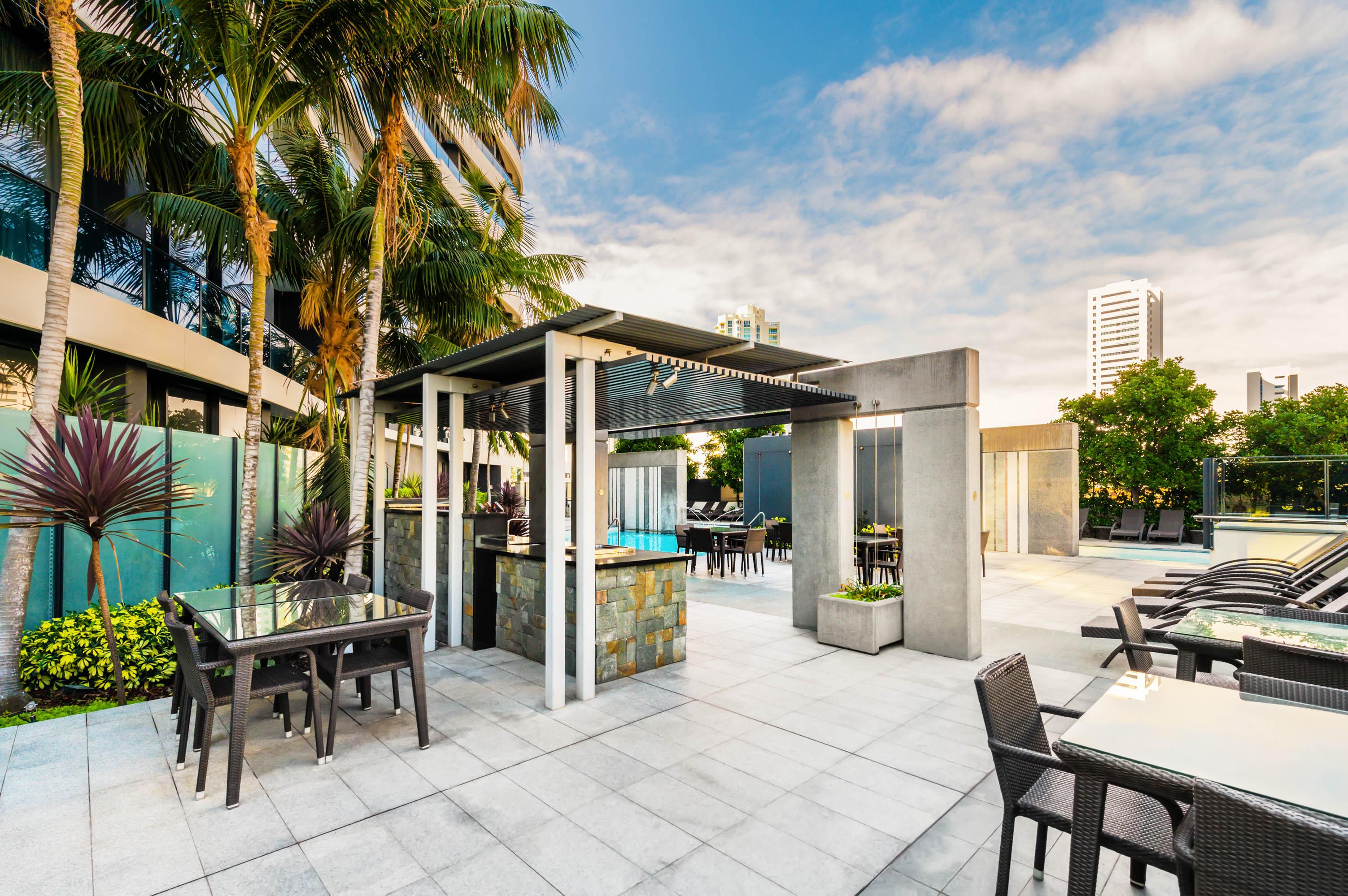 Peppers Broadbeach Голд-Кост Экстерьер фото The rooftop pool at The Westin