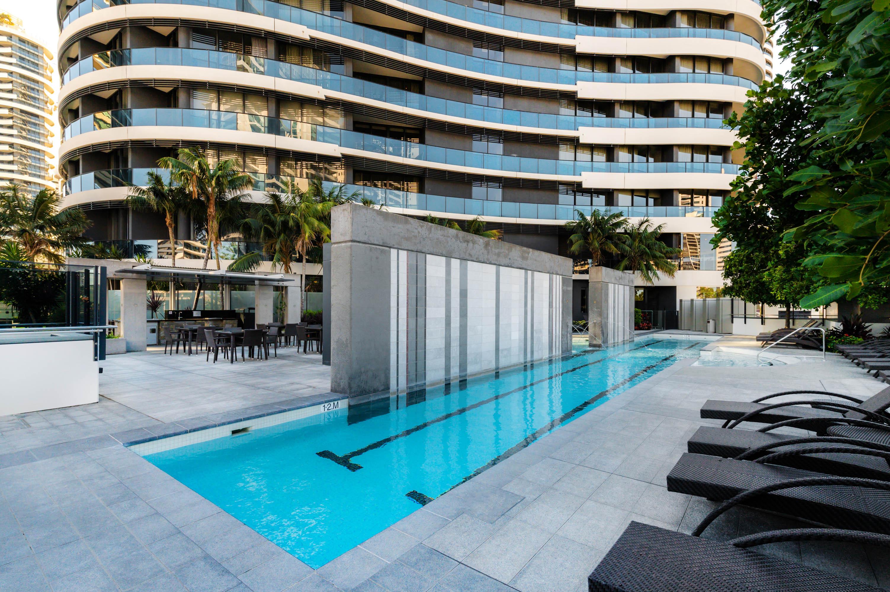 Peppers Broadbeach Голд-Кост Экстерьер фото The pool at The Ivy